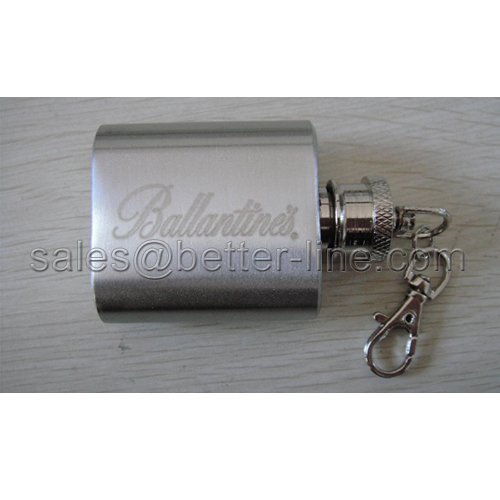 MINI HIP FLASK WITH RINGCHAIN